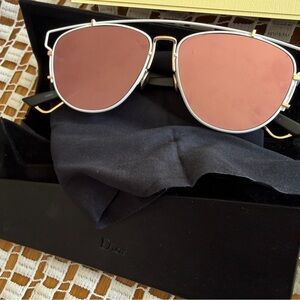 Dior Technologic Mirror Lens Sunglasses and accessories